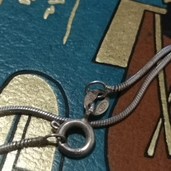 Sterling necklace with pendant - Picture 3 of 4